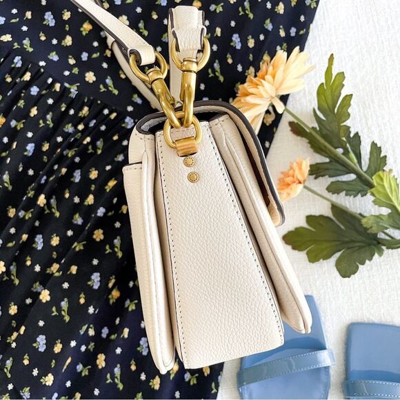 Authentic Coach Cassie crossbody. - Picture 5 of 16